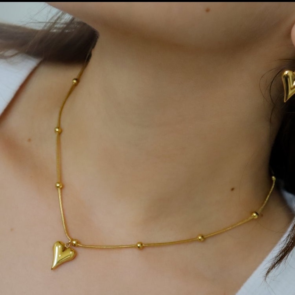 Heart pendant necklace - Picture 3 of 4
